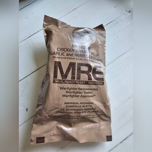 MRE Meal: Chicken Breast Fillet Garlic and Herb Seasoning